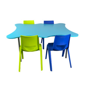 Educated furniture limpet table with en one chairs for the school classroom